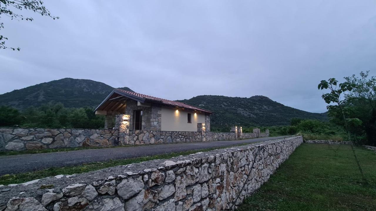 Orahovo Stone Vilas Virpazar Exteriér fotografie